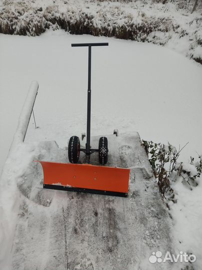 Лопата поворотная на колёсах электромаш