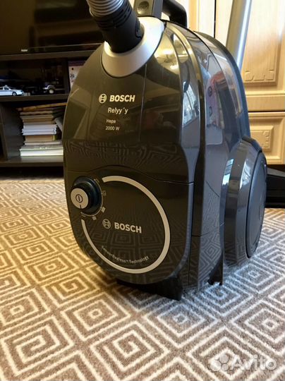 Пылесос Bosch BGS32002/03 нера 2000W