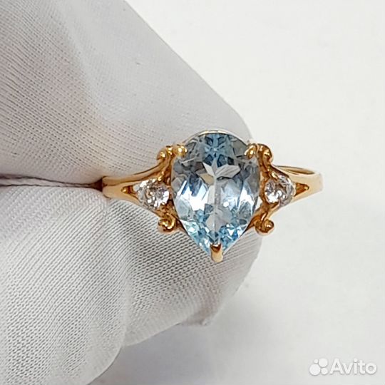 Кольцо с синтетическим камнем Золото