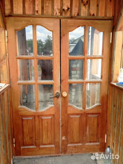 Дверь из массива дерева бу