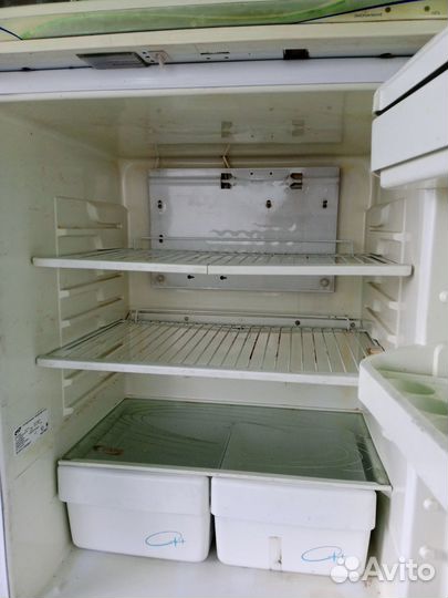Холодильник бу позис