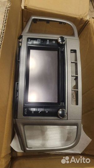 Штатное головное устройство на Toyota Venza 2013