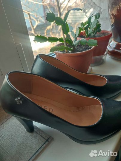 Туфли три пары