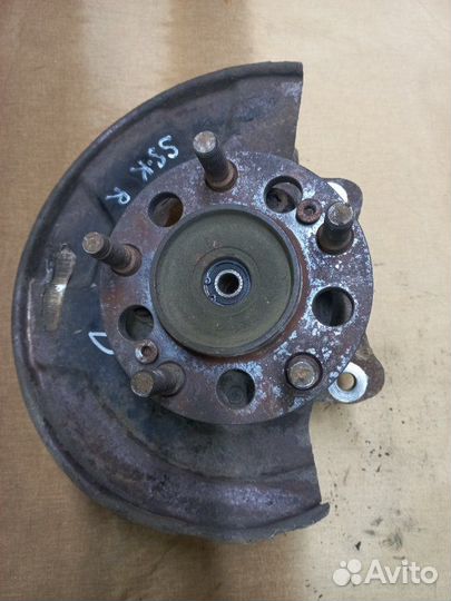 Поворотный кулак со ступицей передний правый