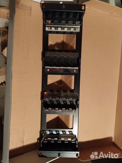 Держатель плинтов Krona