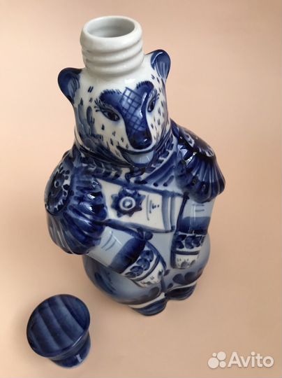 Штоф фарфоровый Генерал Топтыгин Гжель