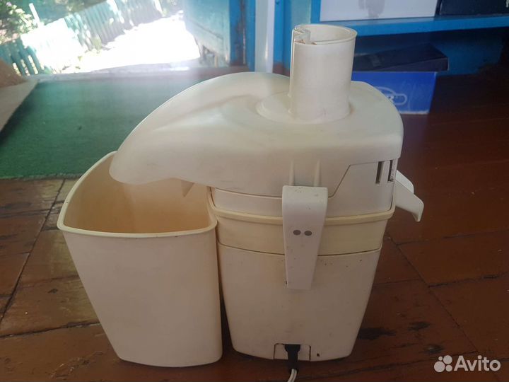 Соковыжималка электрическая