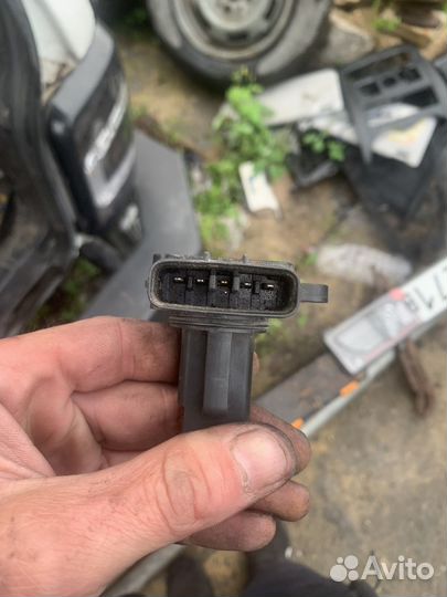 Датчик массового расхода воздуха Мазда 6 GG