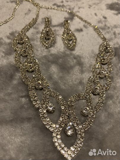 Ожерелье и серьги