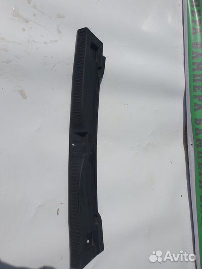 Накладка багажника задняя Toyota Auris 150 2010