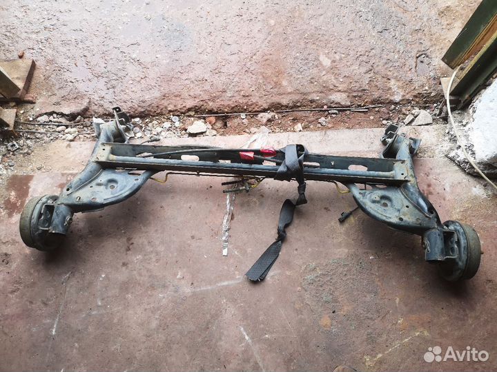 Балка подвески nissan march ak12