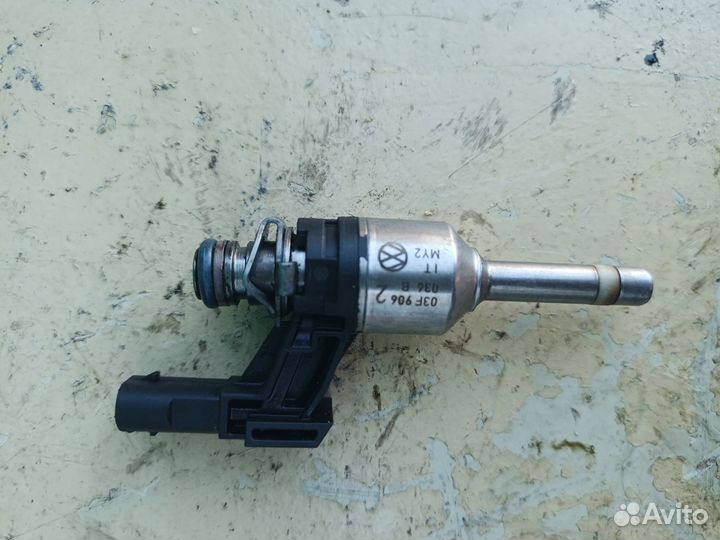 Форсунка топливная Skoda yeti 2010+