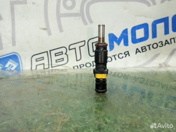 Форсунка топливная Peugeot 207 5FS (5F01)