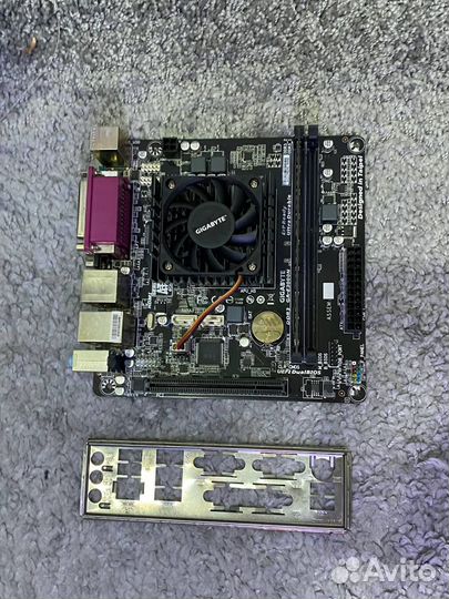 Gigabyte GA-E3000N - мат плата с процессором и озу