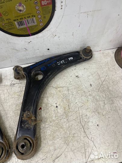 Рычаг передний Mitsubishi Outlander 3