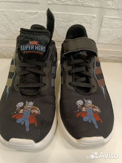 Кроссовки adidas marvel