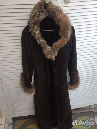 Дубленка с капюшоном