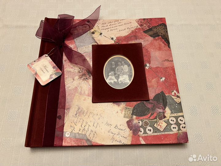 Семейный фотоальбом с авторскими иллюстрациями