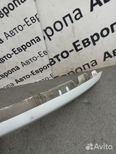 Накладка арки крыла задняя левая Jeep Grand