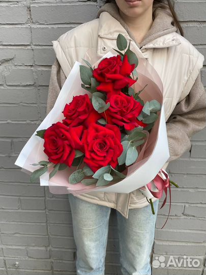 Букет из 5 красных роз №98