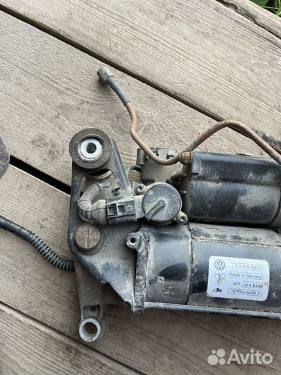 Компрессор пневмоподвески Porsche Touareg