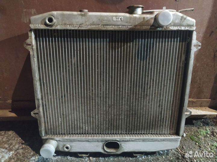Радиатор на уваз