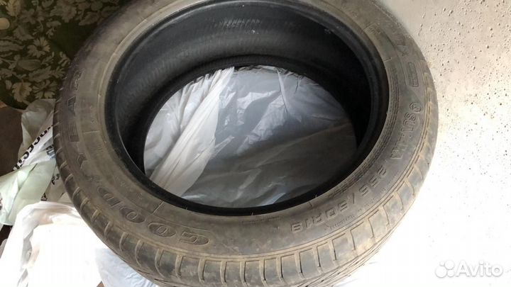 Goodyear EfficientGrip 255/50 R19