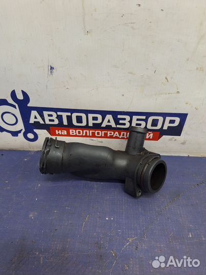 Фланец системы охлаждения Mercedes-Benz W204