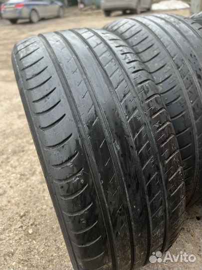 Viatti Strada Asimmetrico V-130 225/50 R17 94V