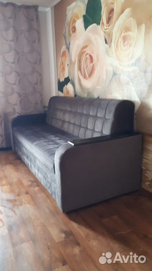 Диван новый, холодильник новый, шкаф новый