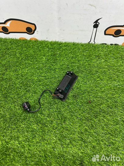 Кнопка открывания багажника Volkswagen Touareg GP