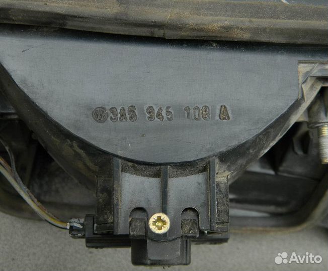 Фонарь правый внутренний VW Passat B4