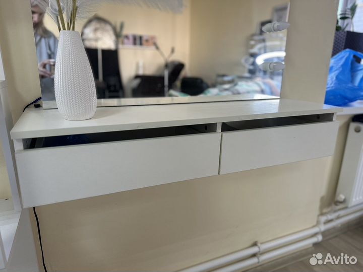 Туалетный столик