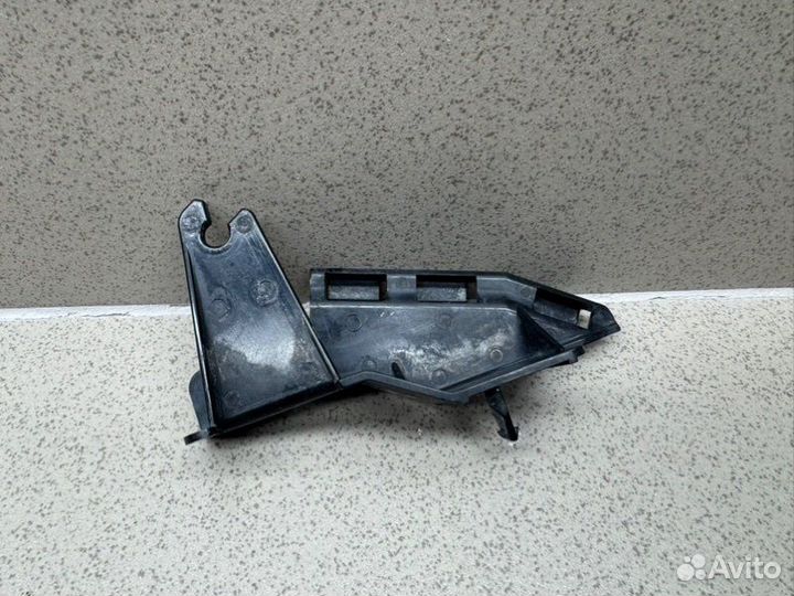 Кронштейн (сопут. товар) правый Mitsubishi Asx