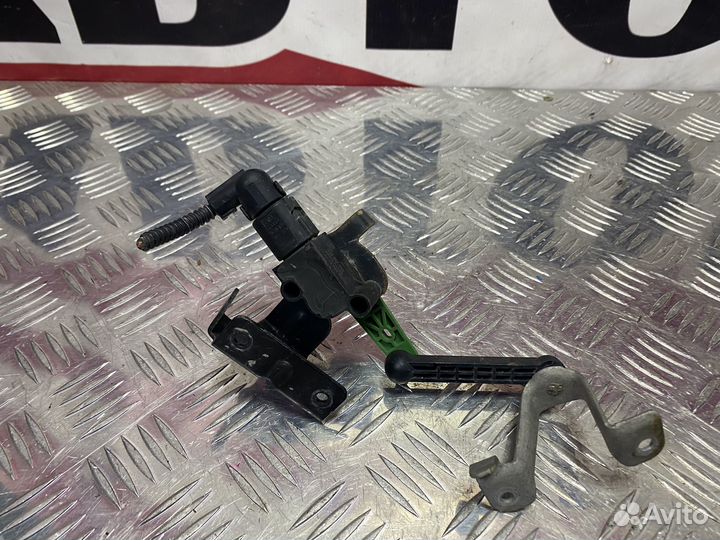 Датчки полодения кузова задний Volkswagen Golf 7