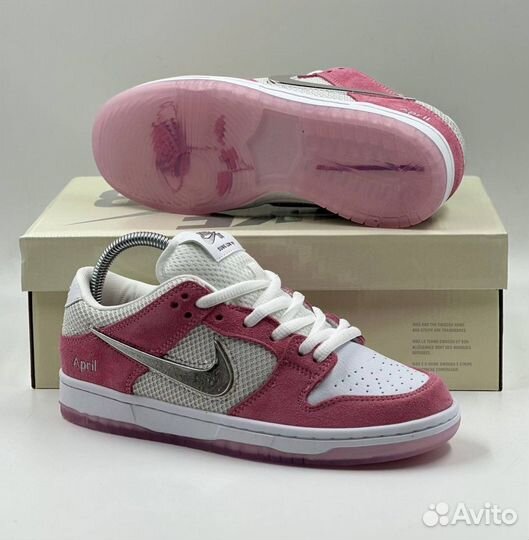 Кроссовки женские Nike SB Dunk Low