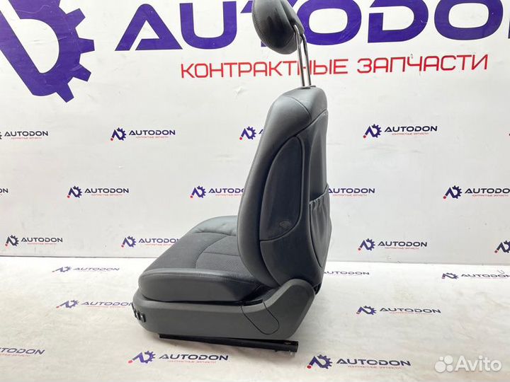 Сиденье переднее левое Mercedes E-Класс W211