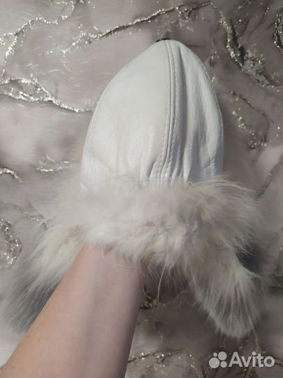 Шапка зимняя из натуральной кожи с мехом женская