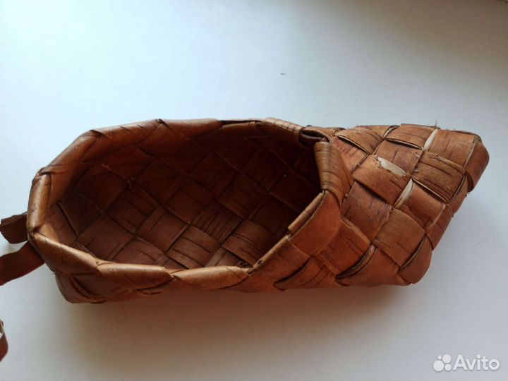 Лапоть из бересты.,босик