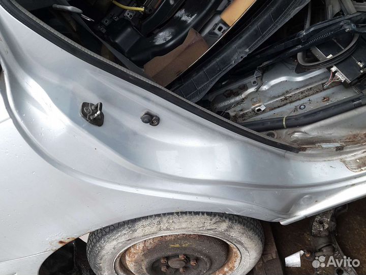 Крыло заднее правое Nissan Presage