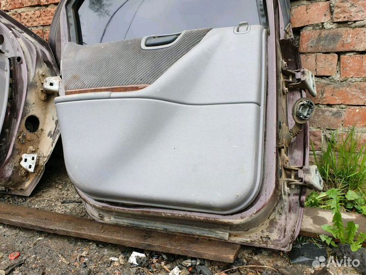 Дверь задняя правая Dodge Stratus 1