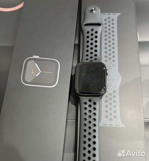 Часы apple watch 6 44 mm nike черный