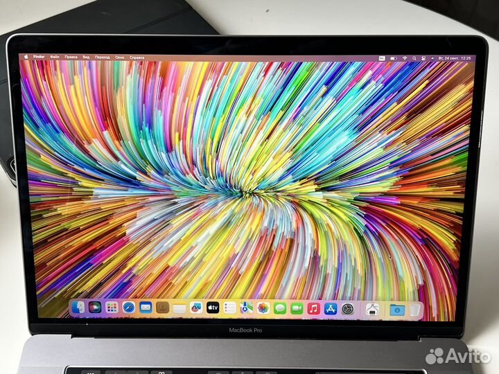 MacBook Pro 15 2018 i7 2.6Ghz 16GB 512GB AMD 560X