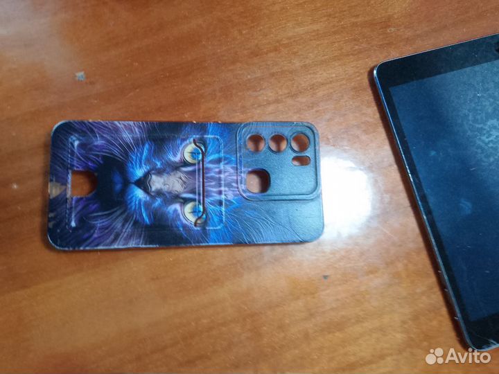 Чехлы на телефоны