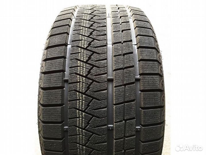 Triangle Trin PL02 235/45 R19 99V