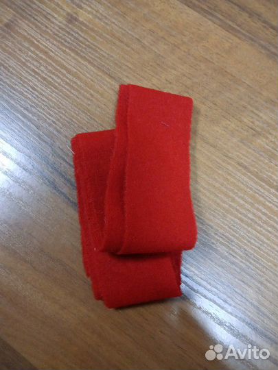 Кант красного цвета