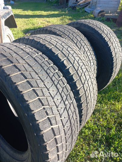 Bridgestone Blizzak DM-V1 265/65 R17