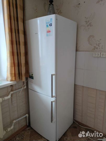 Холодильник siemens