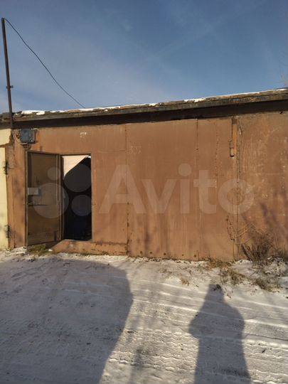 Гараж, > 30 м²