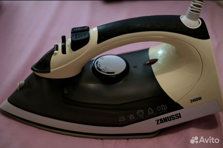 Утюг Zanussi 2400W